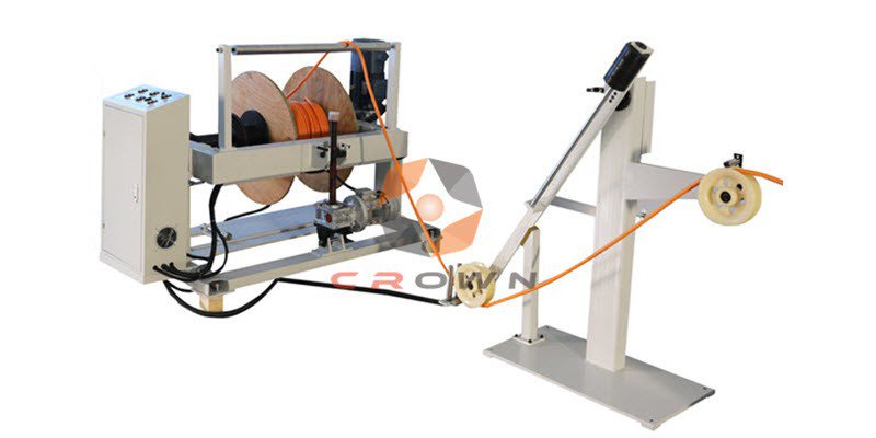Dereeler and feeding system for wire, small cables and tubing