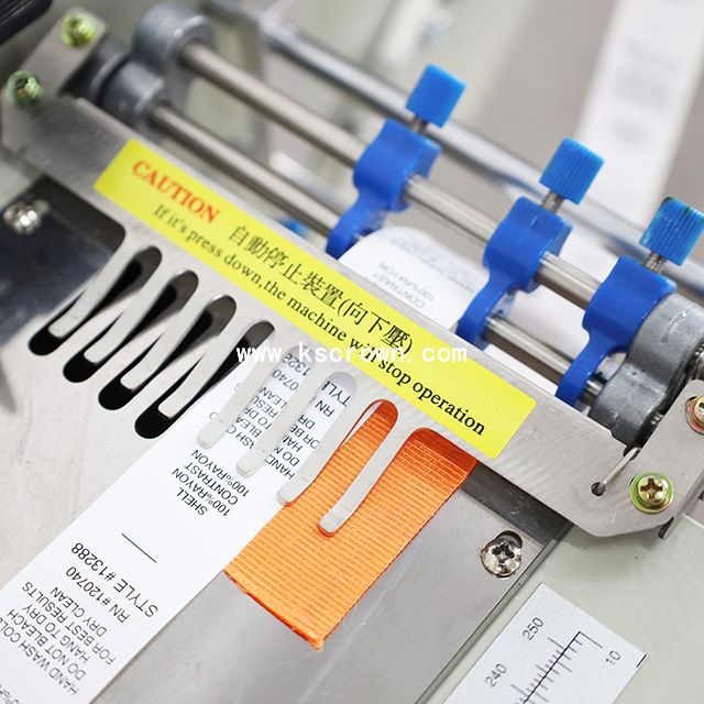 Automatic Garment Clothing Label Cutting Machine